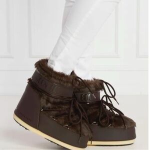LAST DROP 📍MOON BOOT LOW ICON FAUX FUR SIZE 7 /8.5 . MOON BOOT UNWORN BRAND NEW